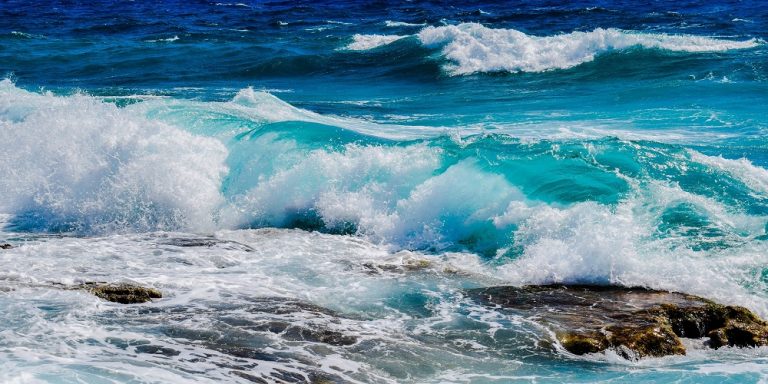 Subcategoría Ciencias del mar: olas en el océano