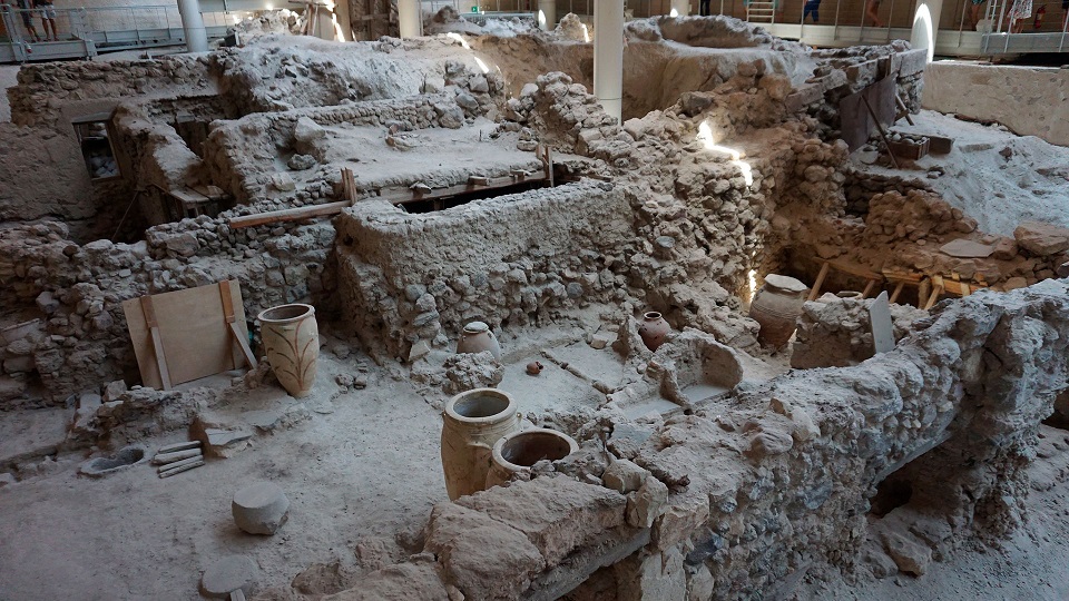 Foto principal: Lugar arqueológico con evidencias de una antigua civilización hoy cubierto totalmente de cenizas
